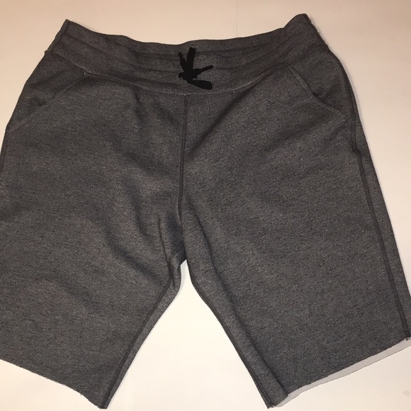 32° heat shorts - Picture 2 of 5
